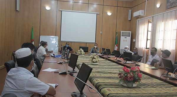 اجتماع تقييمي لسير إجراءات المناقشة والمراجعة والإمتحانات بجامعة غرداية