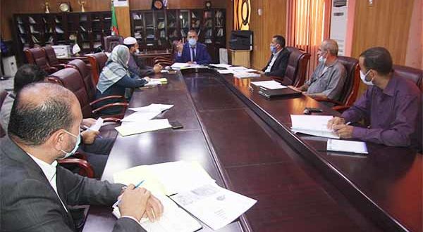 اجتماع مدير جامعة غرداية مع الأمناء العامون للجامعة والكليات