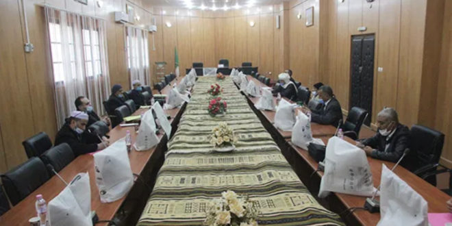 انتخاب وتنصيب رئيس لجنة الآداب والأخلاقيات