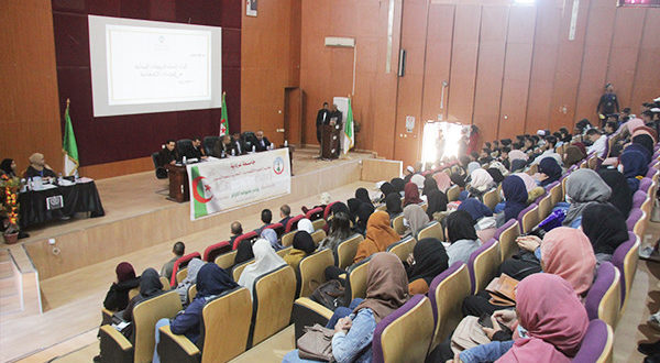 يوم إعلامي توجيهي حول " اجراءات ومنهجية إعداد تقرير التربص"