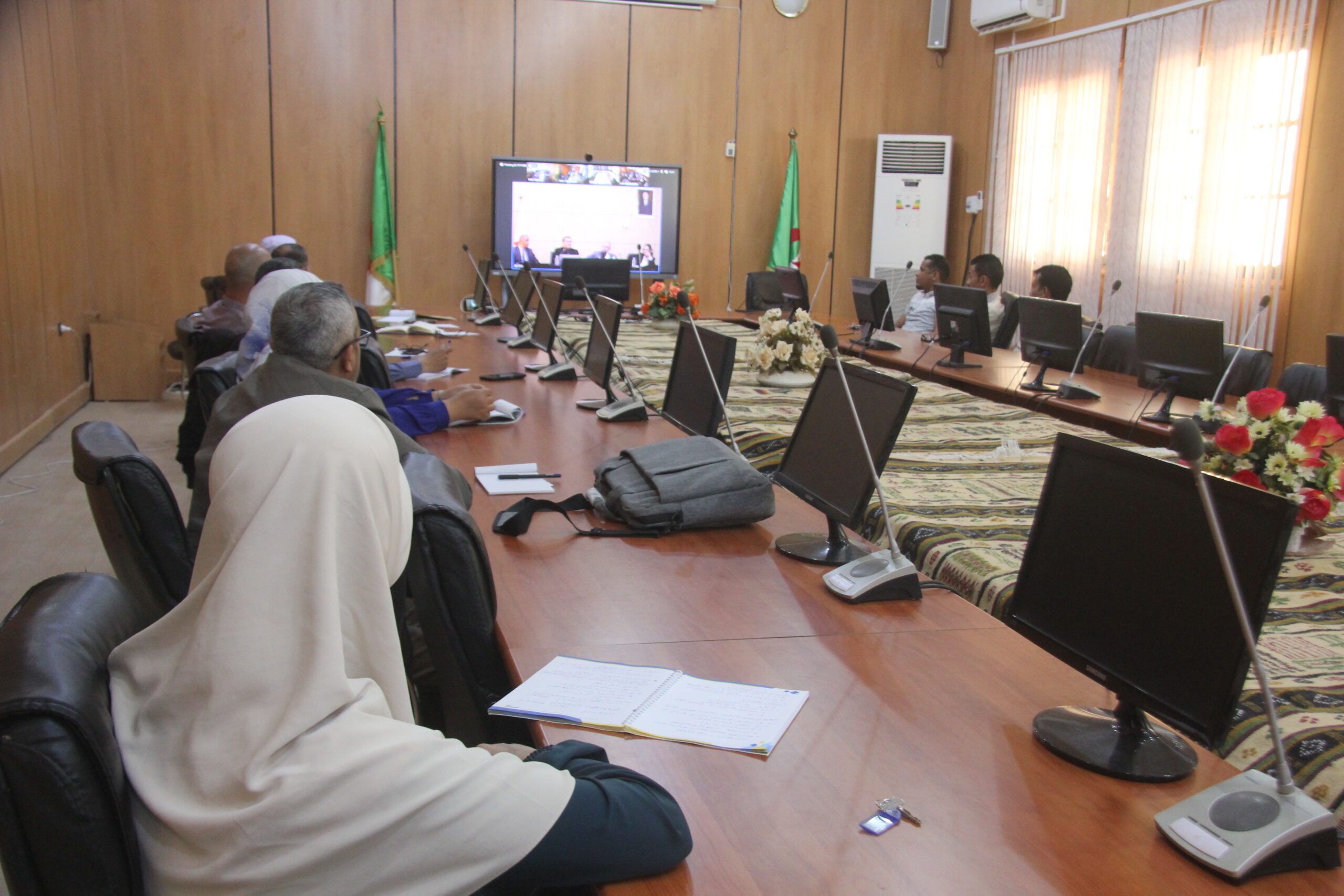 حضور أسرة جامعة غرداية عبر تقنية التحاضر لدورات التكوين والتوعية والتحسيس التي تقوم بها السلطة العليا للشفافية والوقاية من الفساد ومكافحته